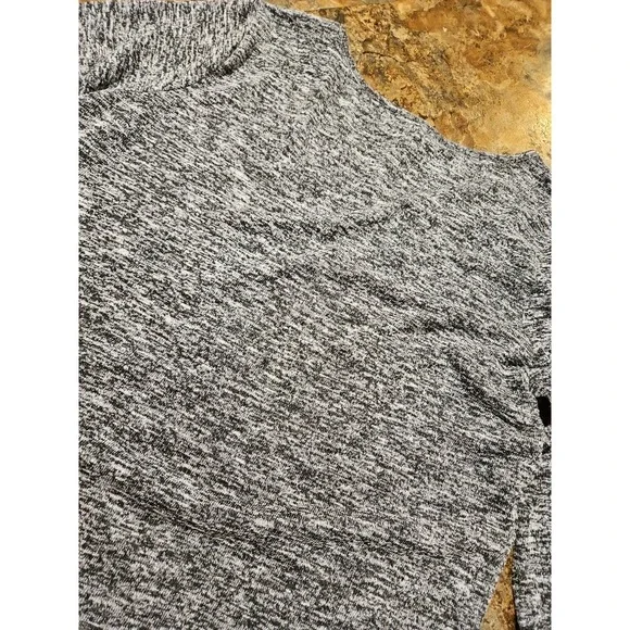 Aeropostale Knit Sweater womens Large‎ Black White Skull Long Sleeves (A154) - Picture 5 of 6